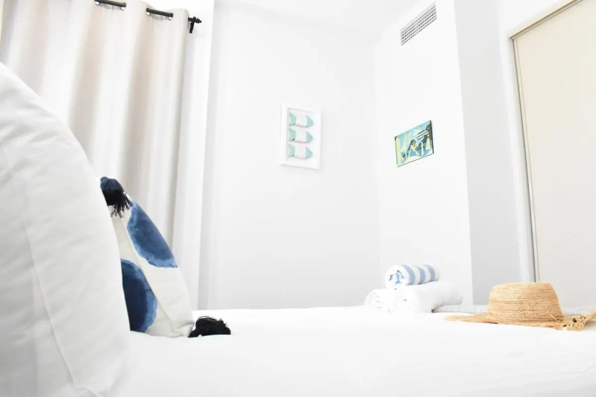 Live Like A Local In The Heart Of Moffat Beach カラウンドラ